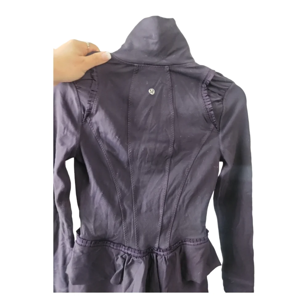 Lululemon size 4‎